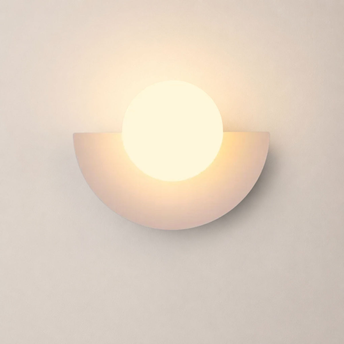 Wandleuchte Halvo - Geometrische LED-Designleuchte im Halbkreis