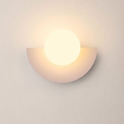Wandleuchte Halvo - Geometrische LED-Designleuchte im Halbkreis