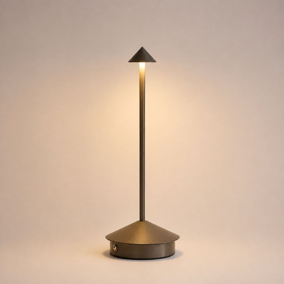 Tischlampe Nyra - Kabellose LED-Akkuleuchte mit Touch-Dimmer