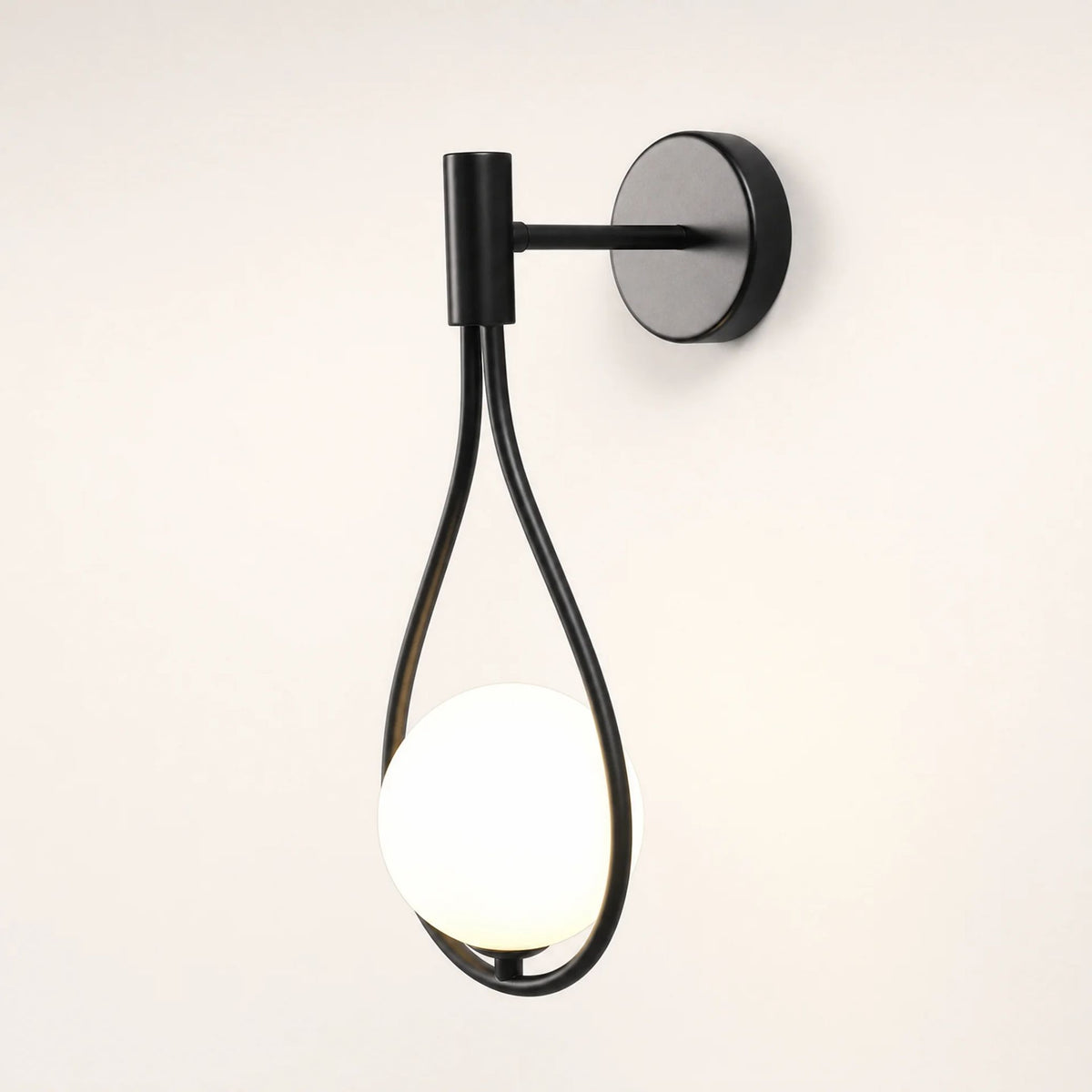 Wandleuchte Perla - Elegante LED Wandlampe mit Glaskugel